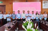 Phó Bí thư Thường trực Tỉnh ủy Huỳnh Quốc Việt gặp gỡ Đoàn đại biểu Liên minh Hợp tác xã tỉnh Cà Mau