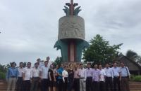Công đoàn khối III Khối Thi đua tổ chức chuyến về nguồn khu căn cứ Tỉnh ủy  Lung Lá Nhà Thể thuộc xã Thạnh Phú huyện Cái Nước 